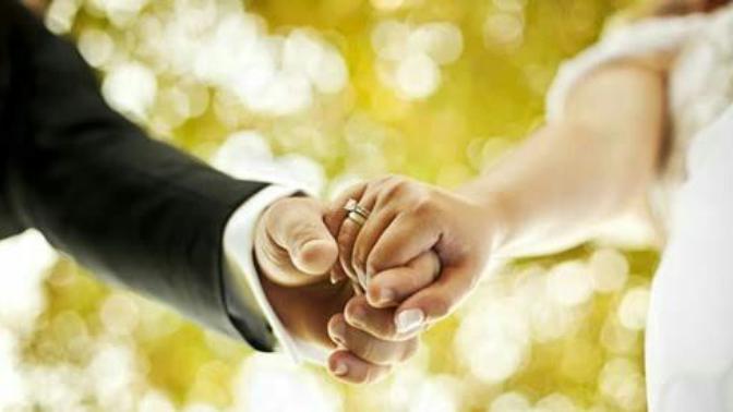 I want to make a girl as my 'best man' would it be insulting according to the customs of marriage?