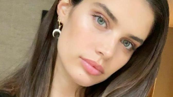 Which lady do you think is prettier or better looking - Sara Sampaio or Barbara Palvin?