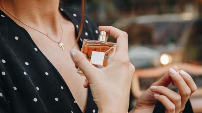 What's the best scent to smell on a girl in summertime?