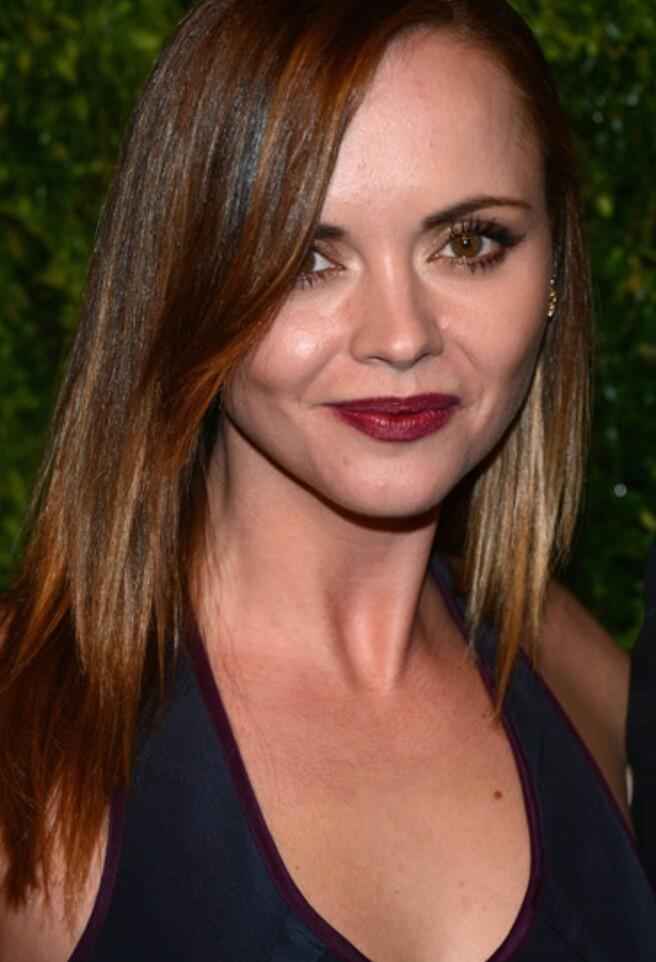 Who do you think is prettier or better looking - Christina Ricci or Taylor Hill?
