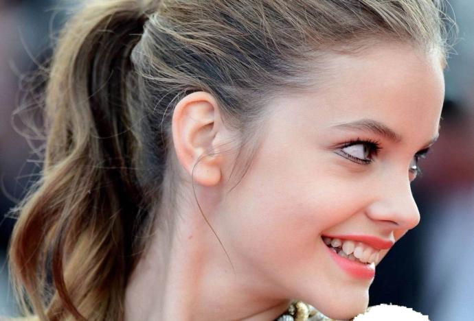 What do you think about Barbara Palvin? is she beautiful, pretty, gorgeous, stunning, sexy and hot?