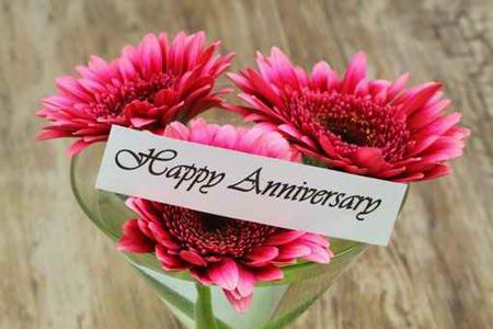 Should you expect your SO to do something for your one year dating anniversary?
