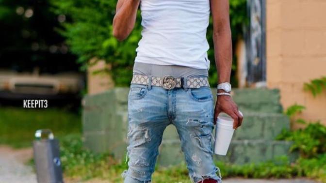 Why Do Guys Sag Their Pants? Girls, Would You Date A Guy Who Sags His Pants? Guys, Do You Sag Your Pants?