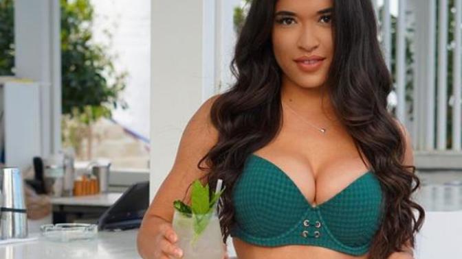 Guys, you prefer big ass/boobs or little ass/boobs more on a female?