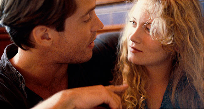 Girls, how good are you at sending signals? Guys, how good are you at reading the signals girls send?
