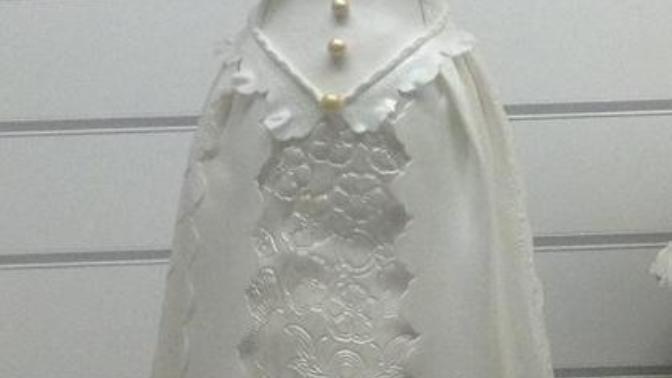 Ladies would you say yes to a marriage proposal, if the only condition being the wedding dress had to be edible?