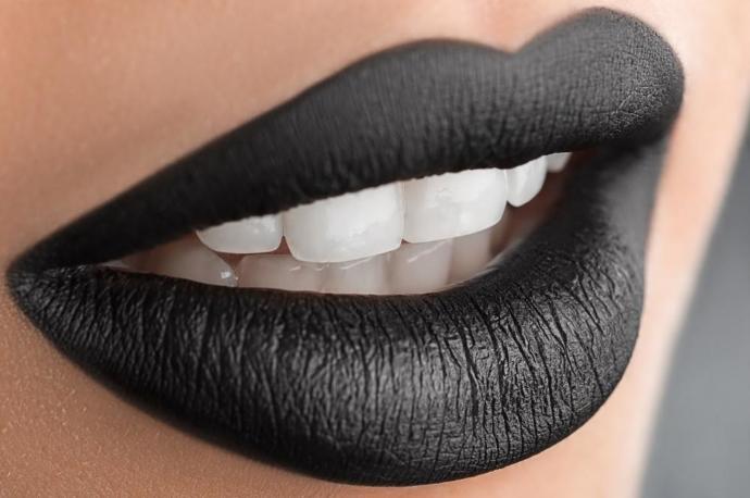 Do You Like Black Lipstick? How Does One Pull It Off?