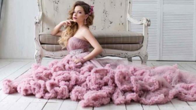 What do you think of non-white wedding dresses? Ladies, would you ever wear one?