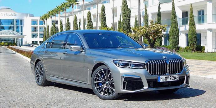 Range Rover , Mercedes , BMW , bigger gold digger magnet?