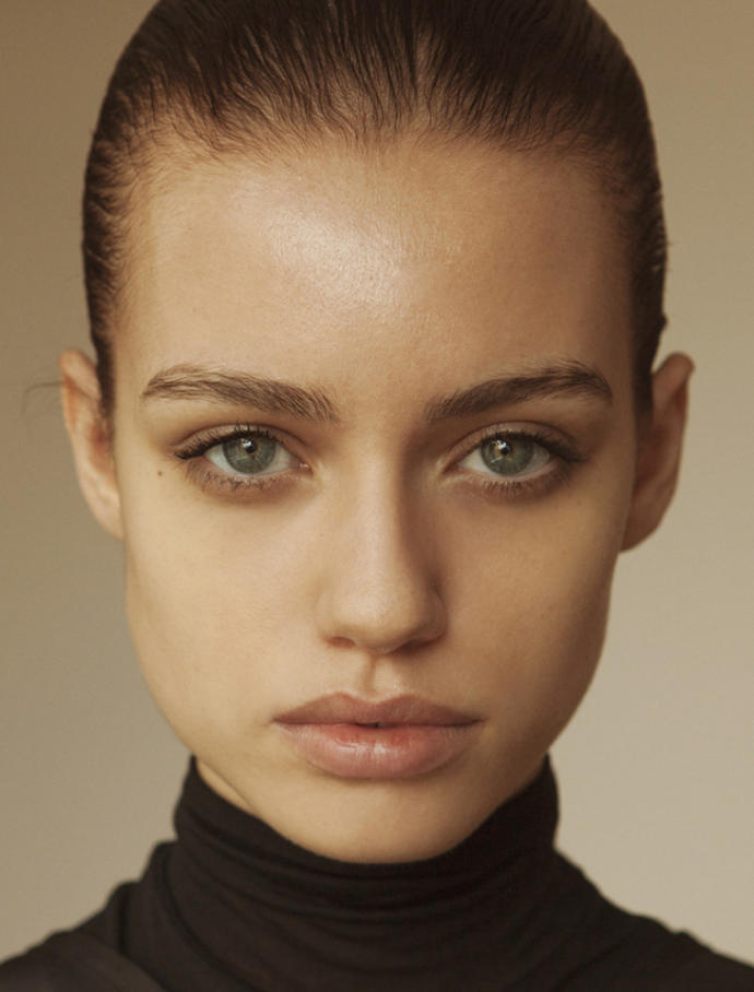 Guys, do you prefer baby features (soft) or defined (sexy)?