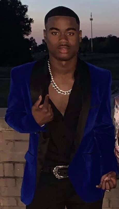 Does This Boy Looks Like He’s In 8th Grade? Older Girls Want Him?