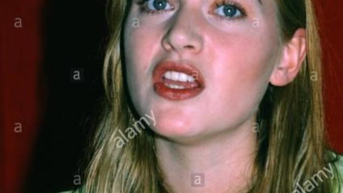 Would you consider Kate Winslet to be the hottest/sexiest English/British actress in history?