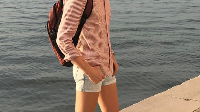 Should guys have hairy legs?
