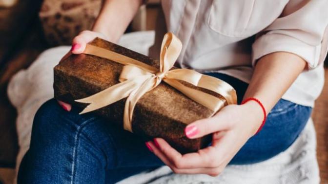 If you bought your partner expensive gifts and they break up with you, is it wrong to ask for the gifts back?