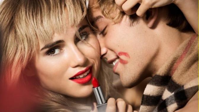 What is your opinion about kissing with lipstick on?
