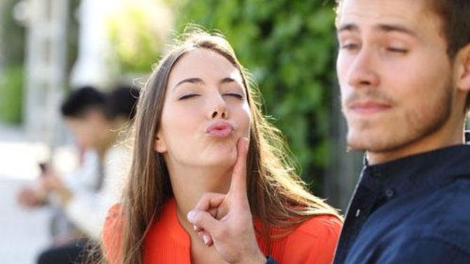 Guys, what makes you lose interest in a girl?