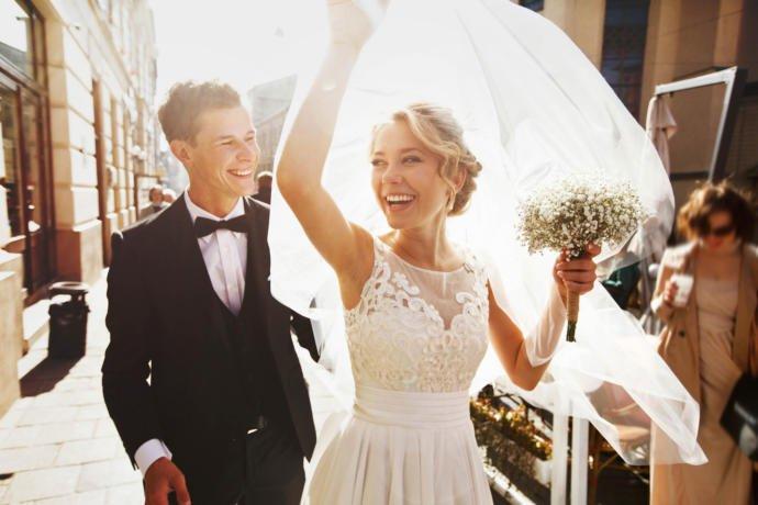 Do you think that married people are happier than unmarried people?