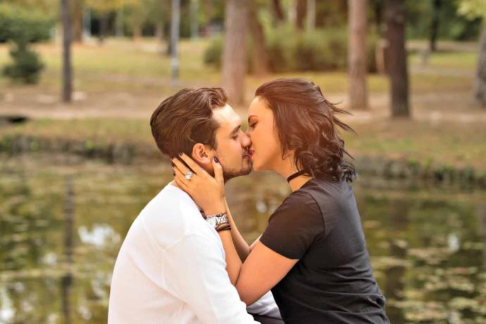 How was your first time hooking up with a guy/woman like?