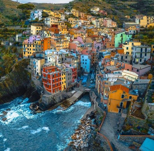 Would you like to visit Cinque Terre villages on the coast of Liguria, Italy?