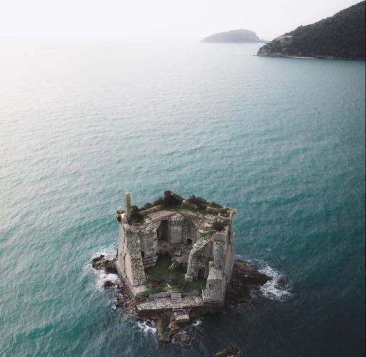 Would you like to visit Cinque Terre villages on the coast of Liguria, Italy?