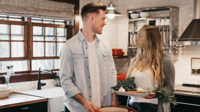 Would you be okay with your friend having a huge crush on one of your parents?
