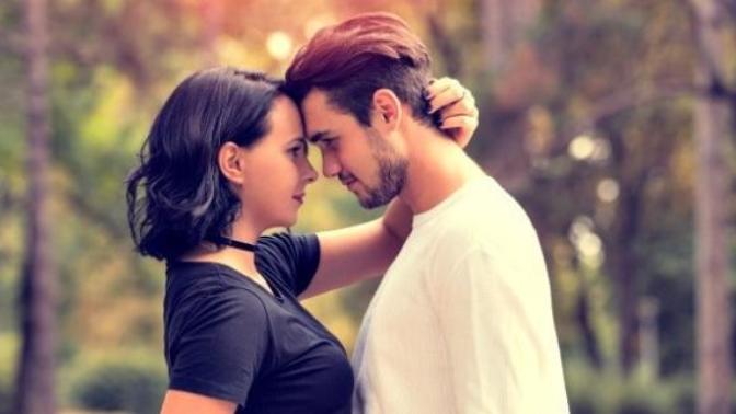 What happens on a first date that make you want a second date?