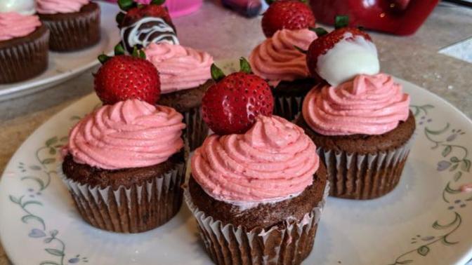 ❤️ What do you think of my Chocolate Strawberry Cupcakes?