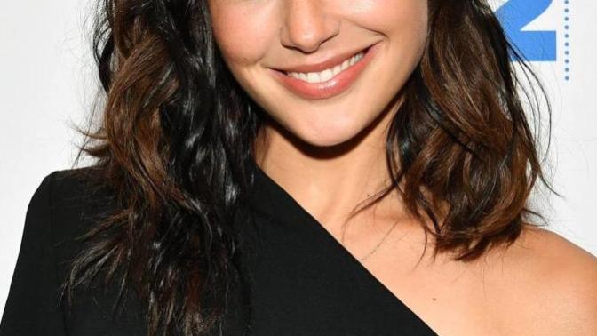 Is Gal Gadot pretty?