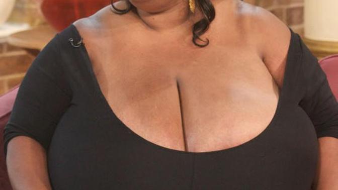 Can anyone guess this woman's bra size?