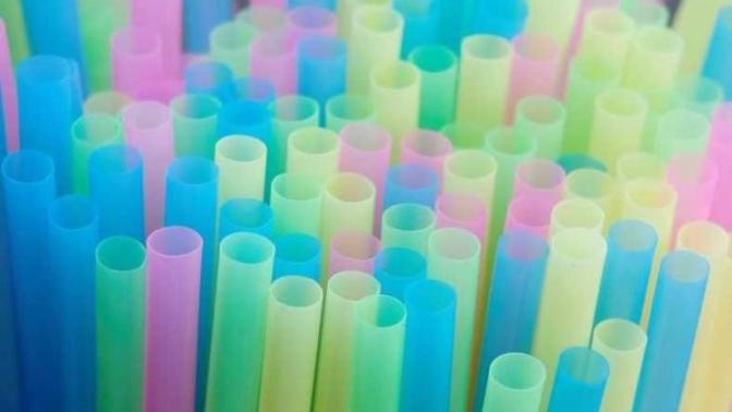 What kind of straws are better: straight, bent, or paper?