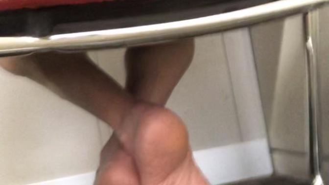 Can Male Feet be Attractive?