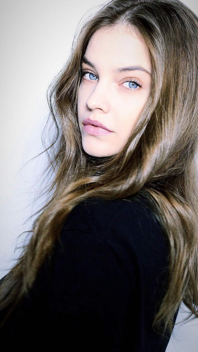 Which famous model do you think is the best looking - Adriana Lima, Kate Upton or Barbara Palvin?