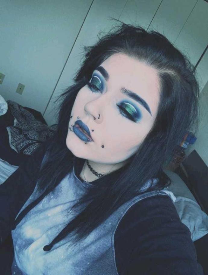 This is the perfect woman's face. Have you ever seen a girl who was more attractive to you?