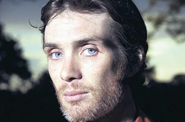Which type of eyes are more attractive on men?
