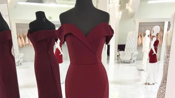 Which makeup looks best on a long burgundy dress?