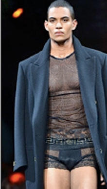 Do you agree that Ngoc Trinh should get a fine for her Cannes dress?