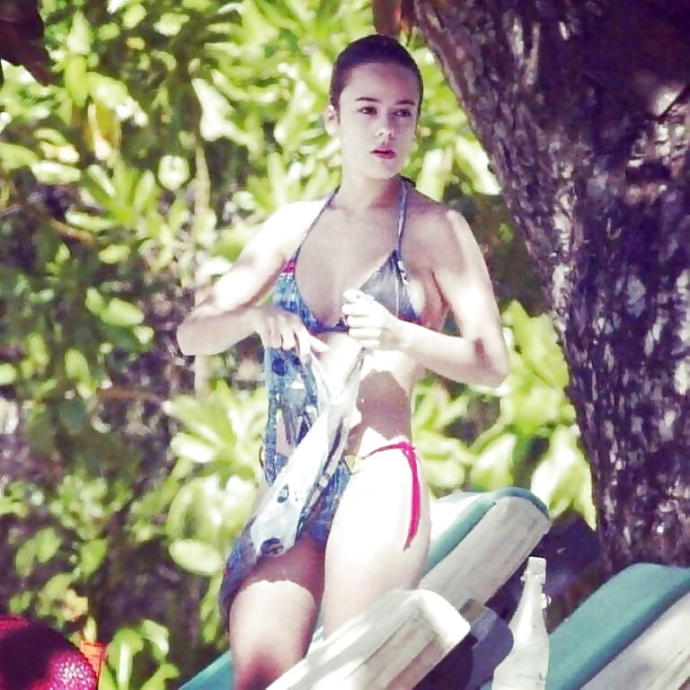 Is Alizee the best-looking singer who ever lived?