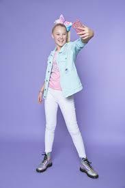Does anyone think Jojo Siwa is annoying?