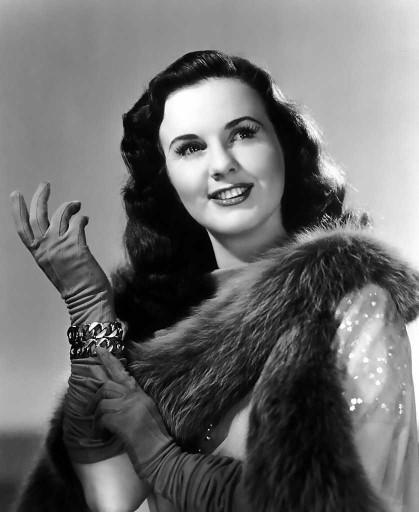 Which famous people do you view as overrated in terms of physical beauty?