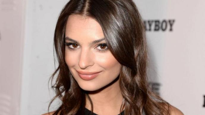 Is Emily Ratajkowski attractive?
