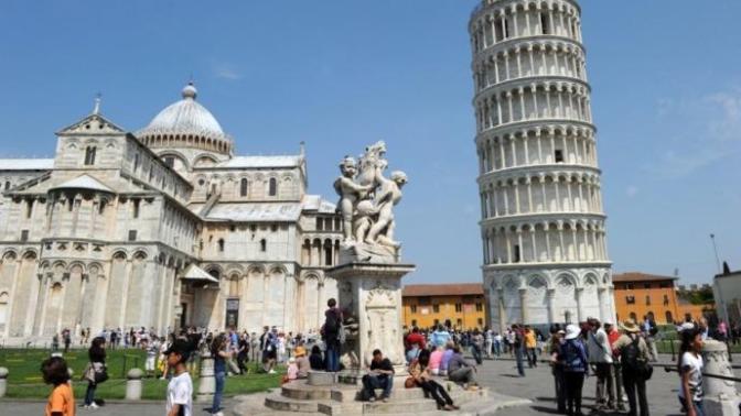 Places at the sea around pisa?