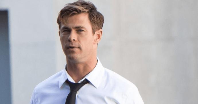 Why does Chris Hemsworth look so LAME without a beard?
