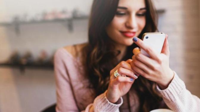 Do guys like it when the girl starts the conversation over text?