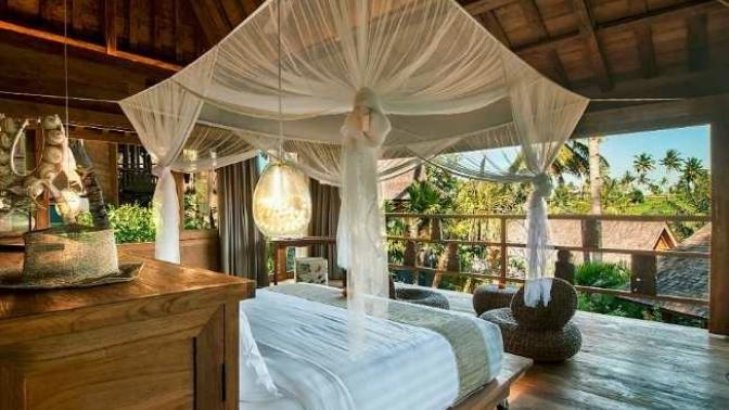 Tips on how to make your 1st honeymoon night together special?
