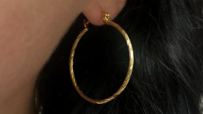 Are these earrings appropriate for a first date in a restaurant?