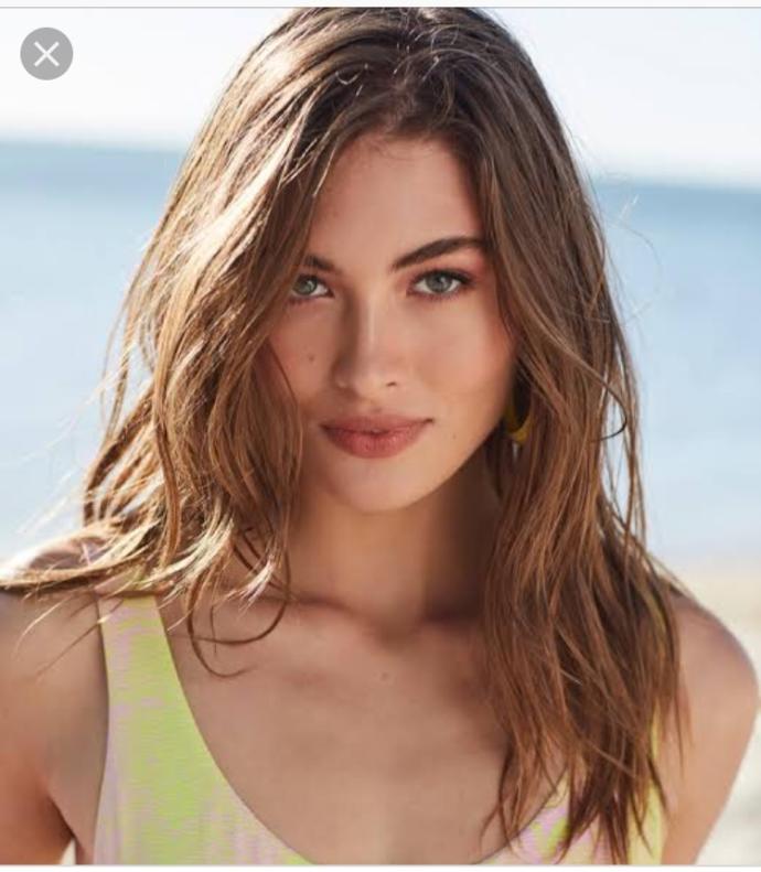 Is Grace Elizabeth very beautiful model?