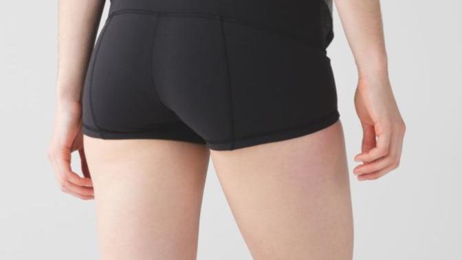 Girls, would u wear tight short shorts that just come down to the bottom of butt out in public?