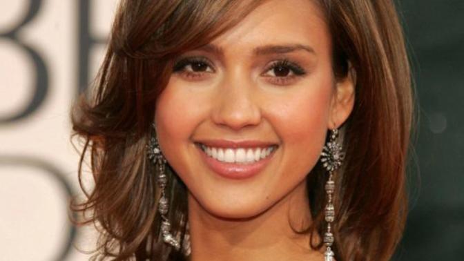 Who is hotter? Anne Hathaway or Jessica Alba?