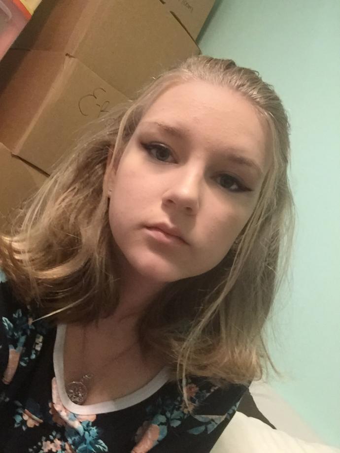 Which hairstyle is most attractive on me?