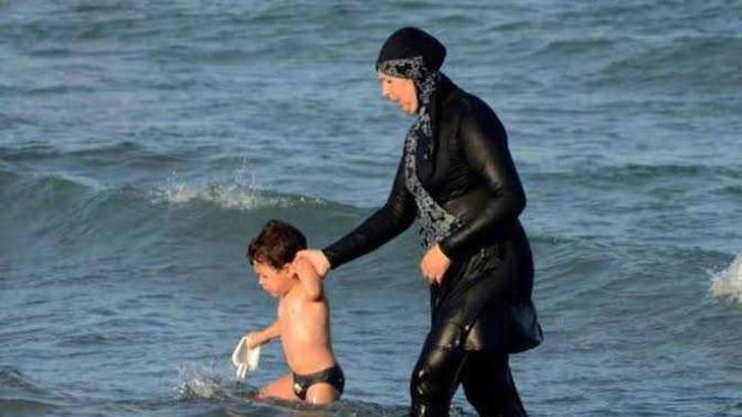 Would you ban burkinis if you were a hotel owner?